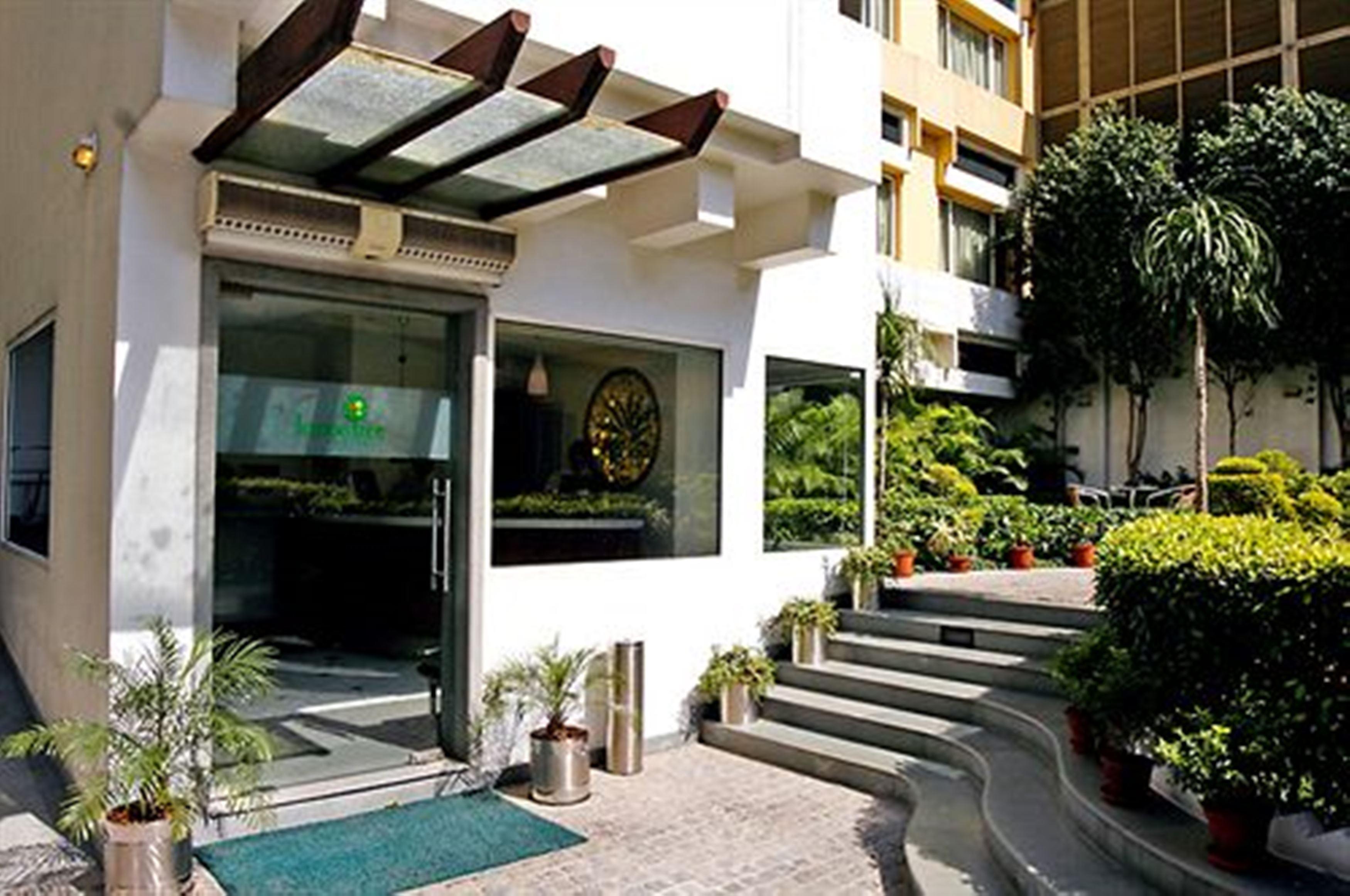 Lemon Tree Hotel, Udyog Vihar, Gurugram Gurgaon Ngoại thất bức ảnh