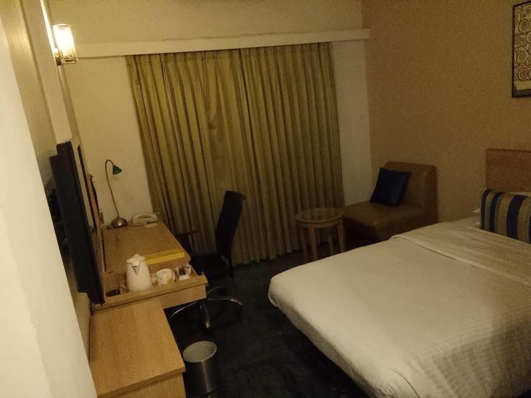 Lemon Tree Hotel, Udyog Vihar, Gurugram Gurgaon Ngoại thất bức ảnh